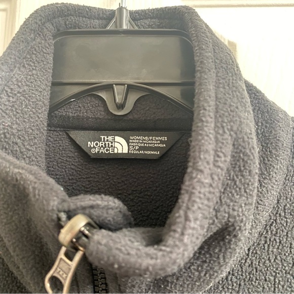 The North Face Black Zip Up Fleece Jacket - Size Small - Picture 3 of 3